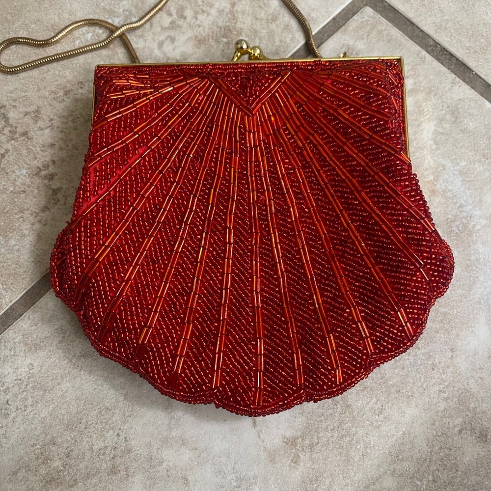 Partners Red Beaded Shell Evening Bag Gold Snake Chain Kiss Lock Clutch Vintage - Picture 3 of 10